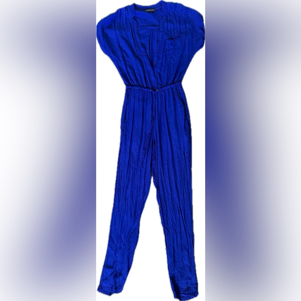 ASTR Notched Neck Woven jumpsuit - Picture 5 of 8